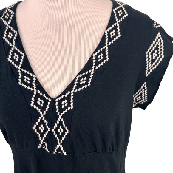 BCBGMaxazria Black & White Embroidered Tunic Top Size Large - Picture 6 of 6